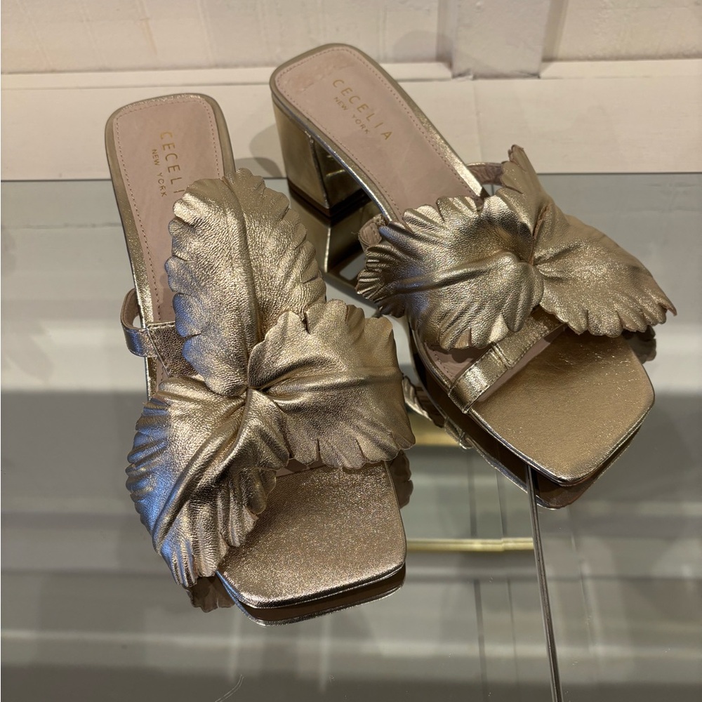 SOLD OUT —— CECELIA NY! BNIB! Gold sandals with a huge flower and block heel